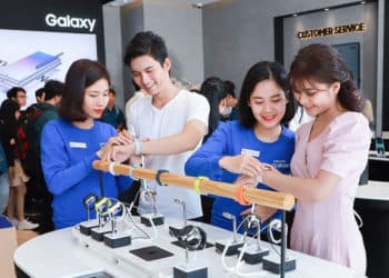 Người dùng điện thoại Samsung hạnh phúc hơn người dùng iPhone