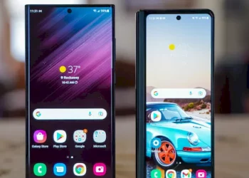 Galaxy S22 Ultra vs. Galaxy Z Fold 3: Bạn nên mua mẫu máy nào?