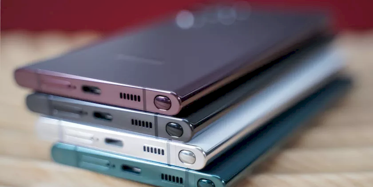 Galaxy S22 Ultra vs iPhone 13 Pro Max: Bạn nên mua mẫu máy nào?