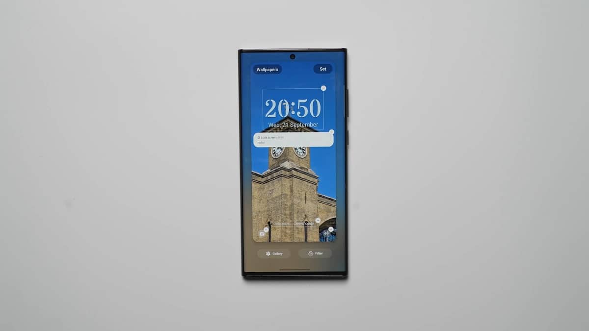Tùy chỉnh hình nền màn hình ngoài cho Galaxy Z Flip5 của bạn
