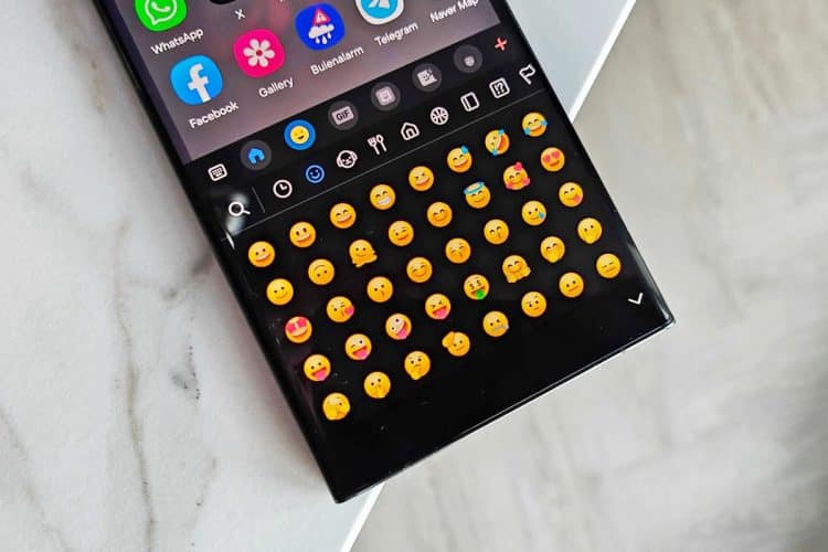 Samsung One UI 6.0 emoji