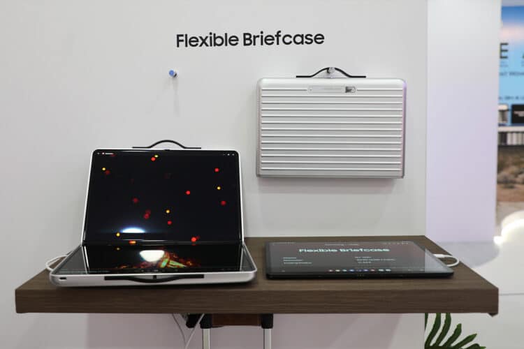 Samsung Flexible Briefcase: Máy tính xách tay màn hình gập với thiết kế như một chiếc cặp