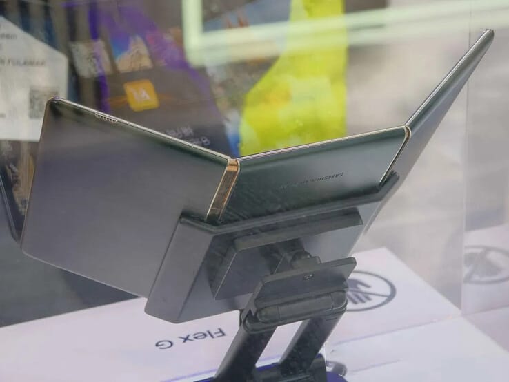 Samsung khoe màn hình gập ba mới, hé lộ thiết kế của Galaxy G Fold