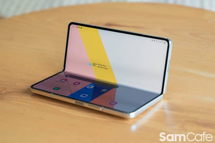 iPhone màn hình gập có thể dùng tấm nền OLED tiên tiến nhất của Samsung