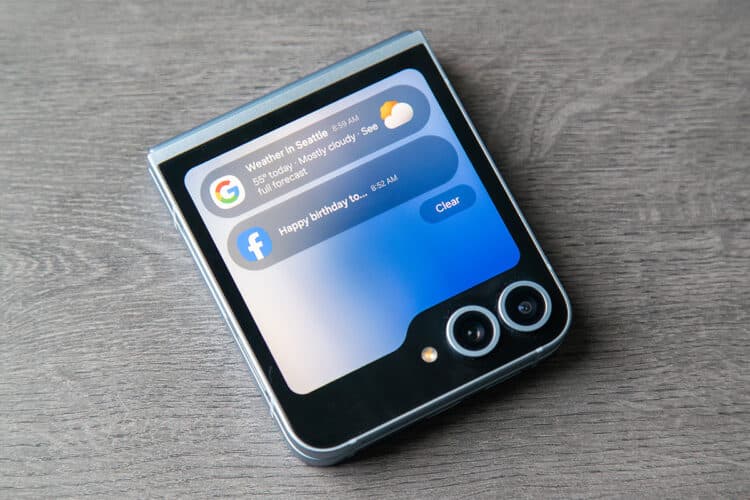 Lộ video thử nghiệm One UI 8 trên Galaxy Z Flip 6