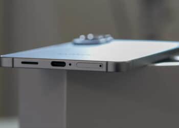 Samsung chế giễu iPhone vì quá nặng trong quảng cáo Galaxy S25 Edge