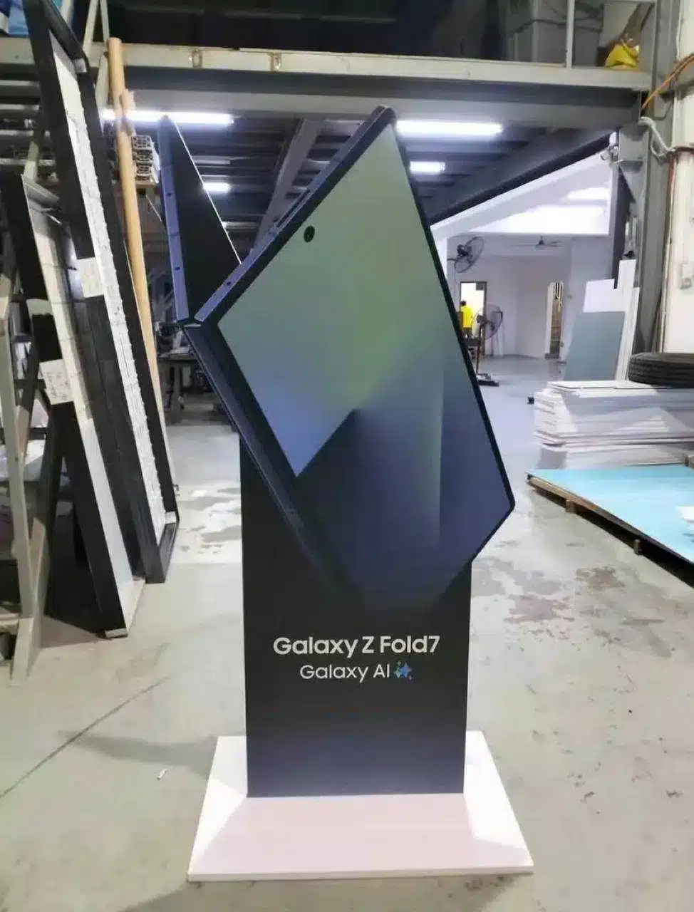 Banner quảng cáo Galaxy Z Fold 7 bị rò rỉ trước thềm sự kiện Unpacked tháng 7