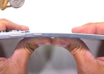Galaxy S25 Edge vượt qua bài kiểm tra bẻ cong khắc nghiệt dù có thiết kế siêu mỏng
