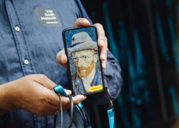 Samsung hợp tác với Bảo tàng Van Gogh, nâng cấp hướng dẫn âm thanh bằng Galaxy S25+