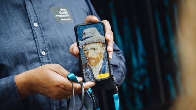 Samsung hợp tác với Bảo tàng Van Gogh, nâng cấp hướng dẫn âm thanh bằng Galaxy S25+