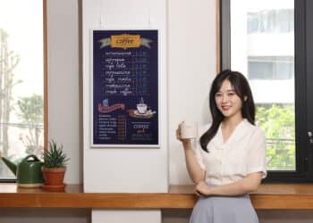 Samsung ra mắt biển quảng cáo kỹ thuật số 'Color E-Paper' siêu tiết kiệm điện