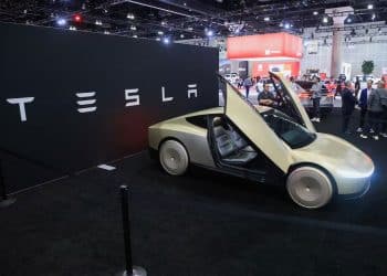 Elon Musk xác nhận Tesla ký hợp đồng mua chip trị giá 16,5 tỷ USD với Samsung