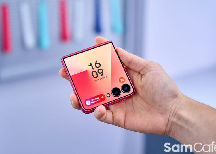 Galaxy Z Flip 7 chính thức trình làng: Mỏng hơn, màn hình lớn hơn, pin dung lượng cao hơn
