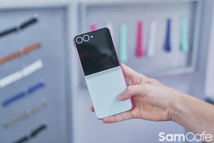 Galaxy Z Flip 7 FE ra mắt: điện thoại gập giá mềm, vẫn giữ cấu hình cao cấp