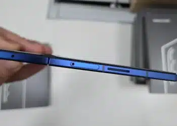 Galaxy Z Fold 7 lộ ảnh thực tế với thiết kế siêu mỏng và màu xanh mới lạ