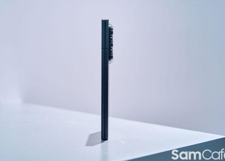 Galaxy Z Fold 7 mỏng hơn gần một nửa so với thế hệ đầu tiên
