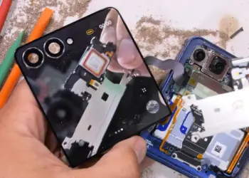 Galaxy Z Flip 7 Teardown JerryRigEverything