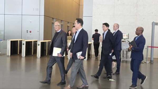 Chủ tịch Samsung Lee Jae-yong gặp Chủ tịch Bill Gates để ăn trưa