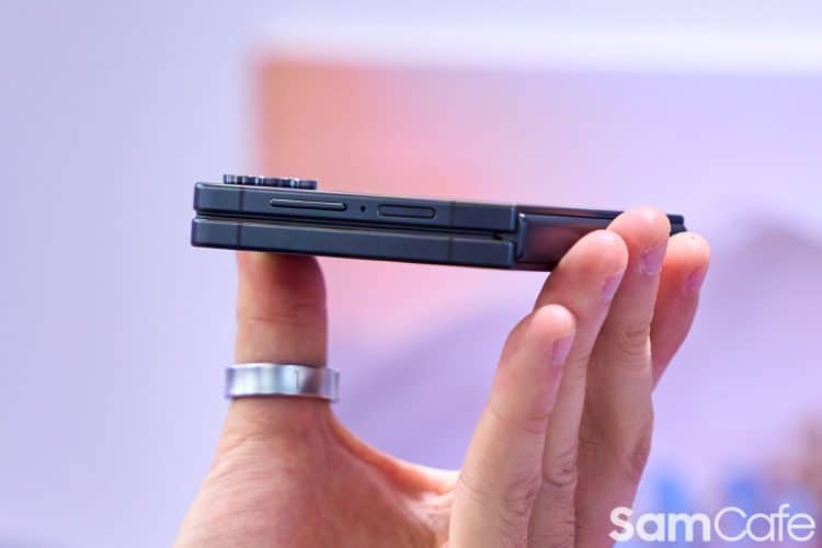 Samsung khẳng định Galaxy Z Flip 7 bền ngang ngửa Fold 7