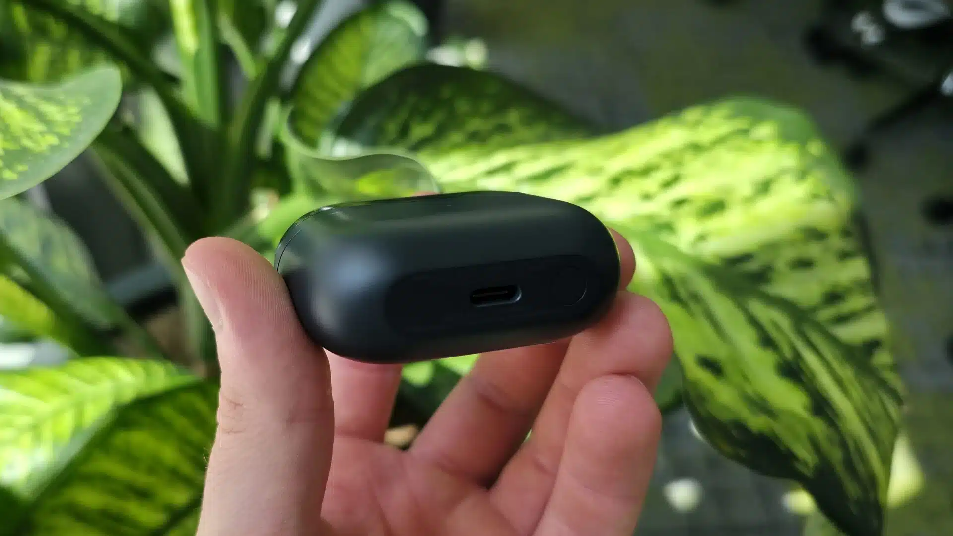 Trên tay Galaxy Buds 3 FE: Tai nghe giá mềm nhưng đầy đủ ANC và Galaxy AI
