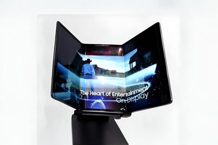 Galaxy Z TriFold Concept