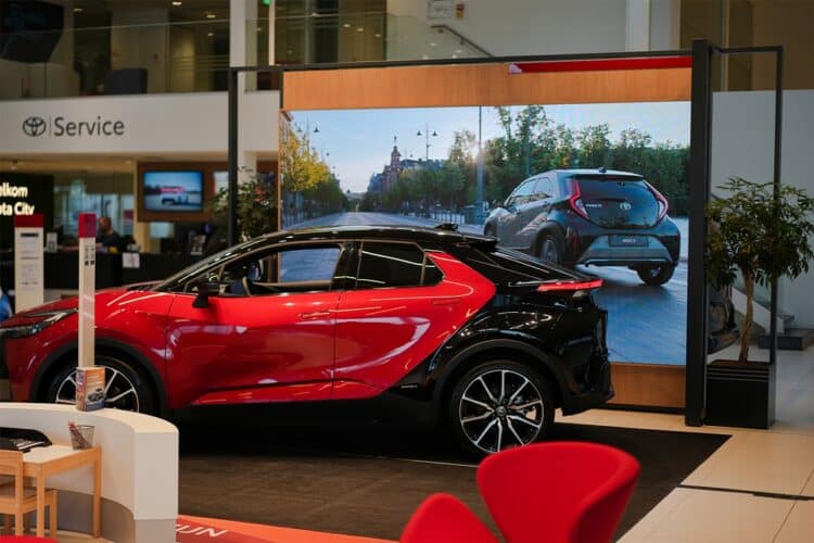 Samsung Supplies Smart Signage to Toyota Showrooms