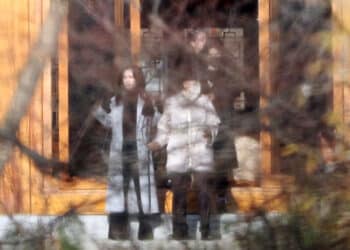 Hong Ra-hee, giám đốc danh dự của Bảo tàng Nghệ thuật Leeum Samsung; Lee Boo-jin, chủ tịch Khách sạn Shilla; và Lee Seo-hyun, chủ tịch Samsung C&T, tham dự lễ tưởng niệm 38 năm ngày mất của cố Chủ tịch Ho-Am Lee Byung-chul