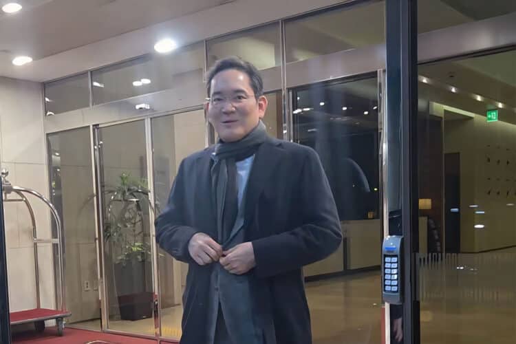 Chủ tịch Samsung Electronics Lee Jae-yong trở về Hàn Quốc ngày 15 sau khi hoàn thành chuyến công tác tại Mỹ. Ảnh: Yonhap