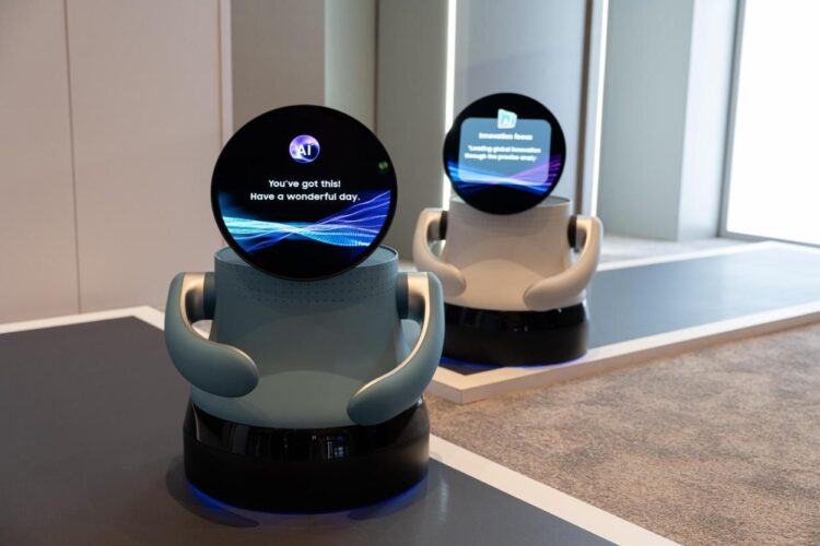 Robot OLED AI của Samsung Display. Ảnh: Samsung Display.